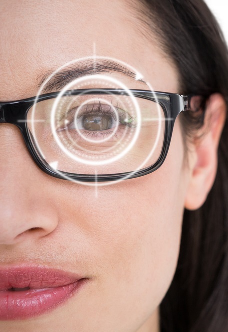 Нова измама в социалните мрежи: Предлагат изгодно диоптрични очила, които уж сами настройвали фокуса