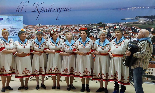 Крайморски фестивал изпълни с фолклорни ритми бургаския квартал Крайморие