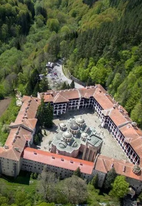 Отпуснаха допълнителни средства от бюджета за ремонт и реставрация на обекти в Рилския манастир