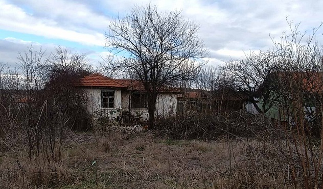 130 човека с регистрация на 13 адреса в Бургаска област