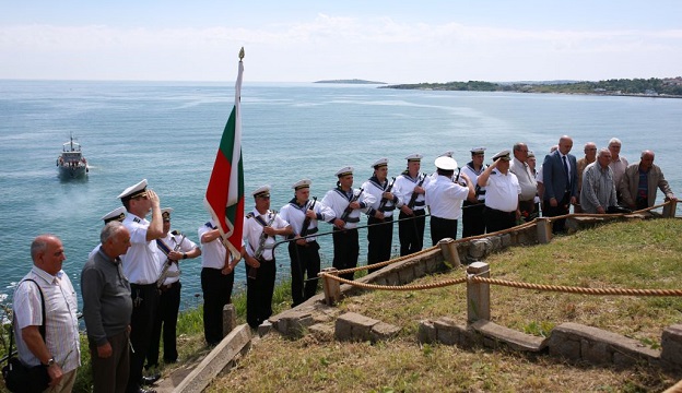 Почетоха паметта на загинали военни моряци