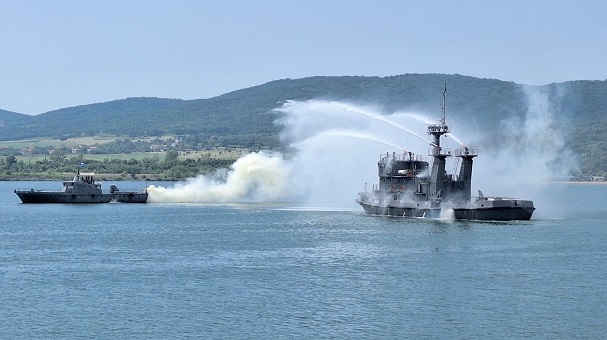 Гасиха пожар в Черно море край Бургас
